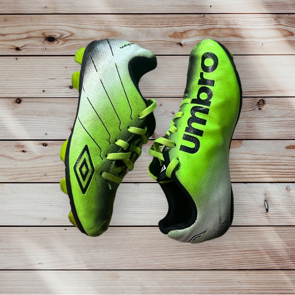 Umbro soccer cleats